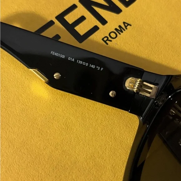 Fendi Sunglasses with Case - Picture 6 of 6